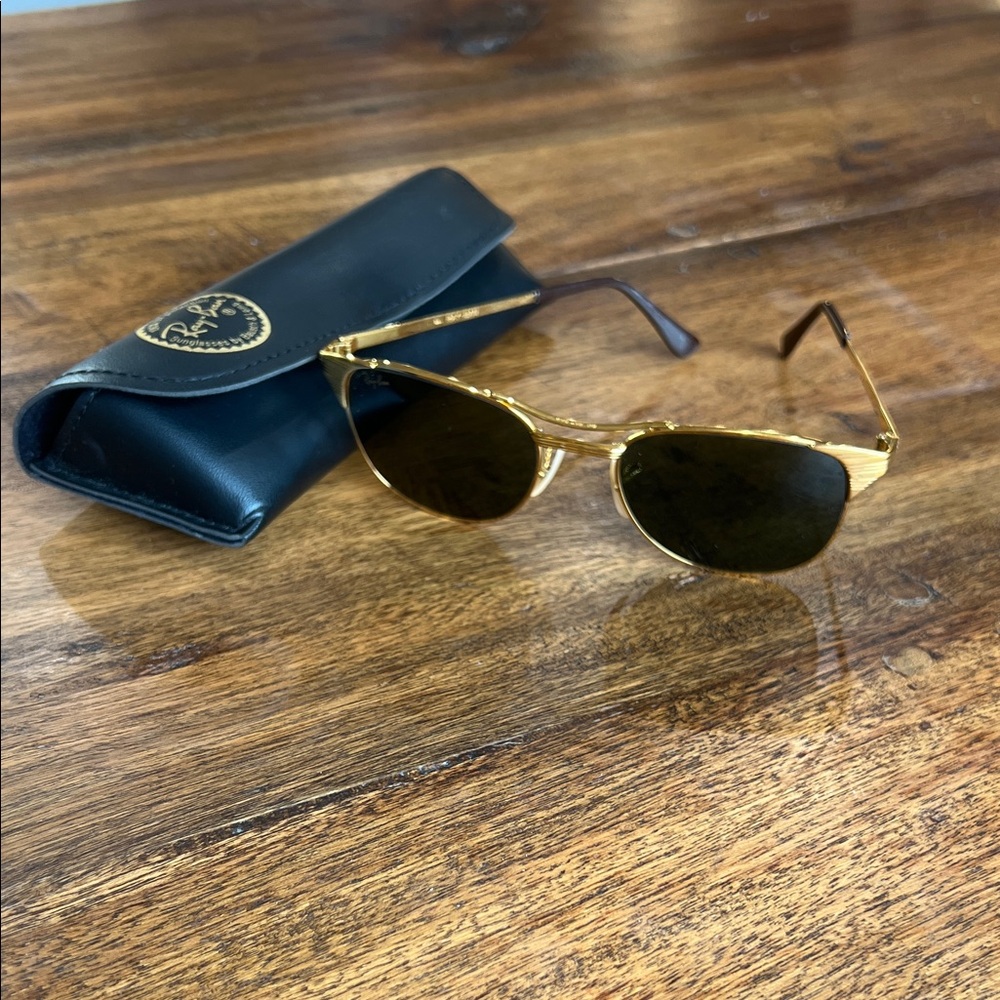 Ray-Ban Classic Gold Sunglasses with Black Case